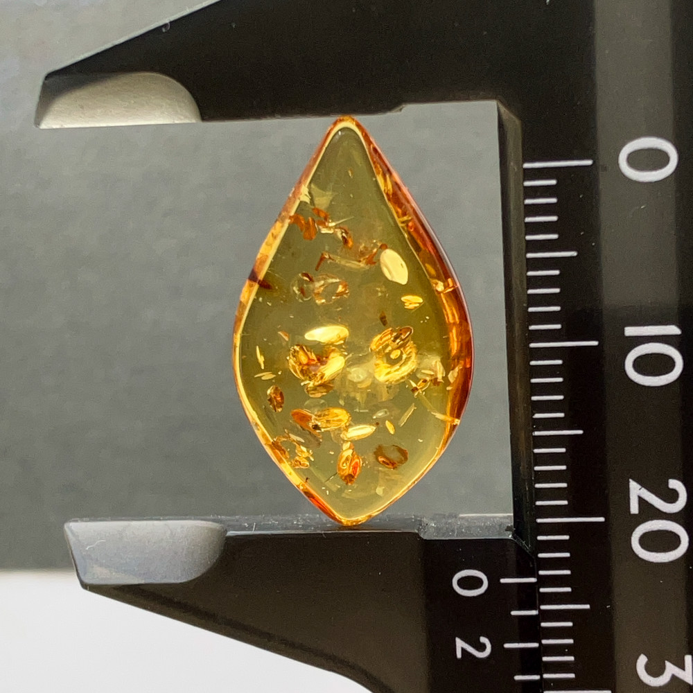 バルティックアンバー[205] 23x14mm 4Cts