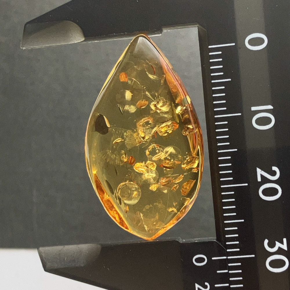 バルティックアンバー[215] 30x18mm 9Cts