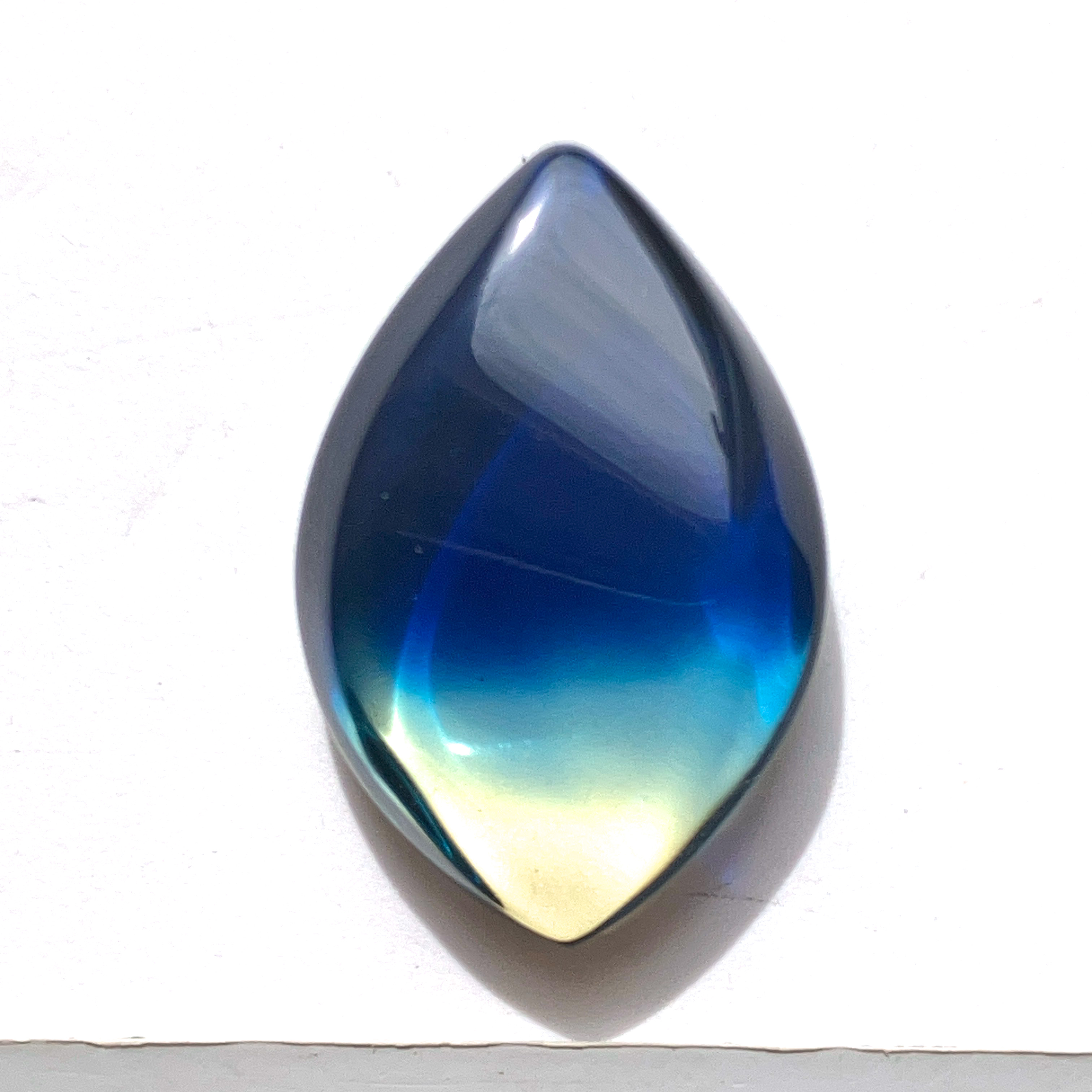 片穴サファイヤブルーアンバー[249] 30x20mm 13Cts