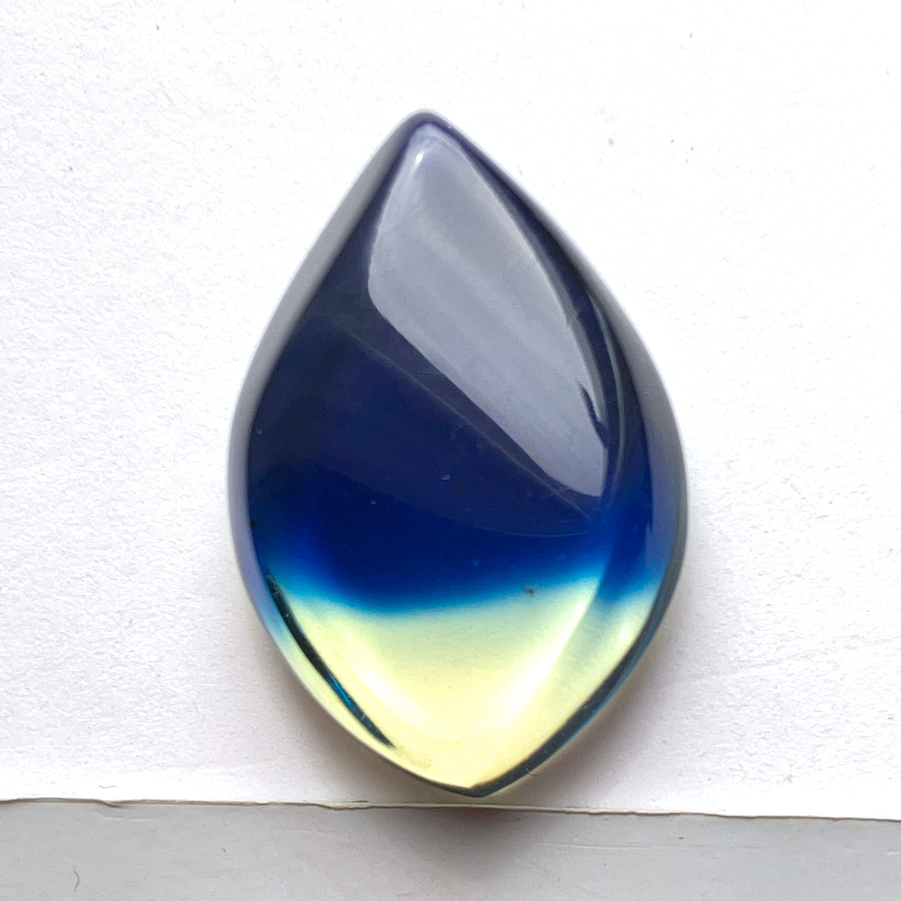 サファイヤブルーアンバー[251] 30x20mm 13Cts