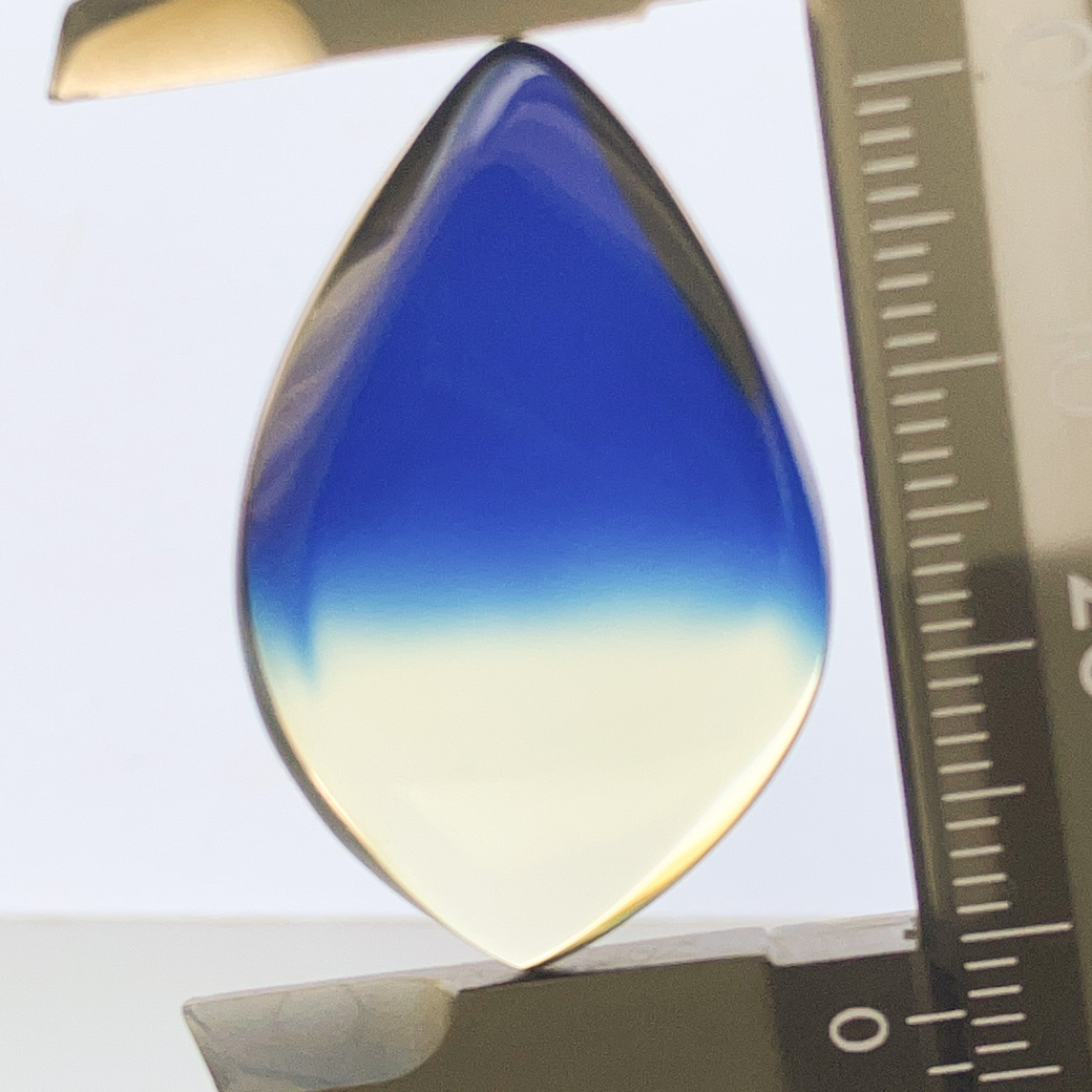 サファイアブルーアンバー[277] 33x21mm 16Cts