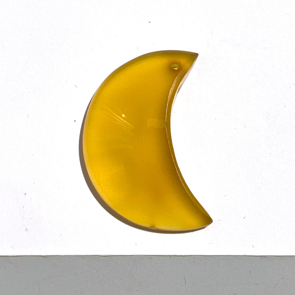 月形イエローカルセドニー[75] 31x15mm 26Cts