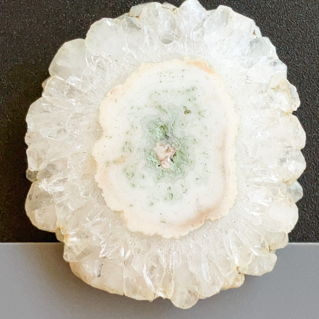 穴あきソーラークォーツ[160] 43x38mm 78Cts